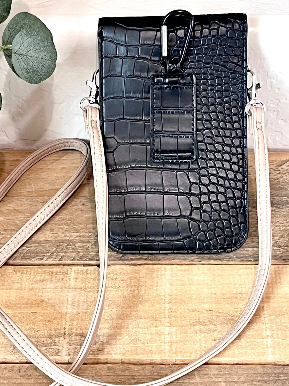 K. Carroll Black Croc Embossed Phone Crossbody Pouch Wallet - Picture 4 of 9